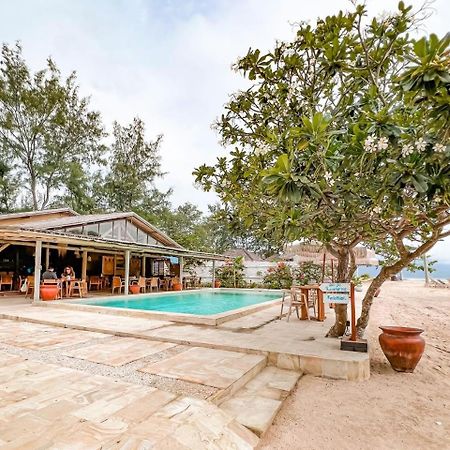 Bungalow Cafe Gili Beachfront Gili Meno Exterior foto