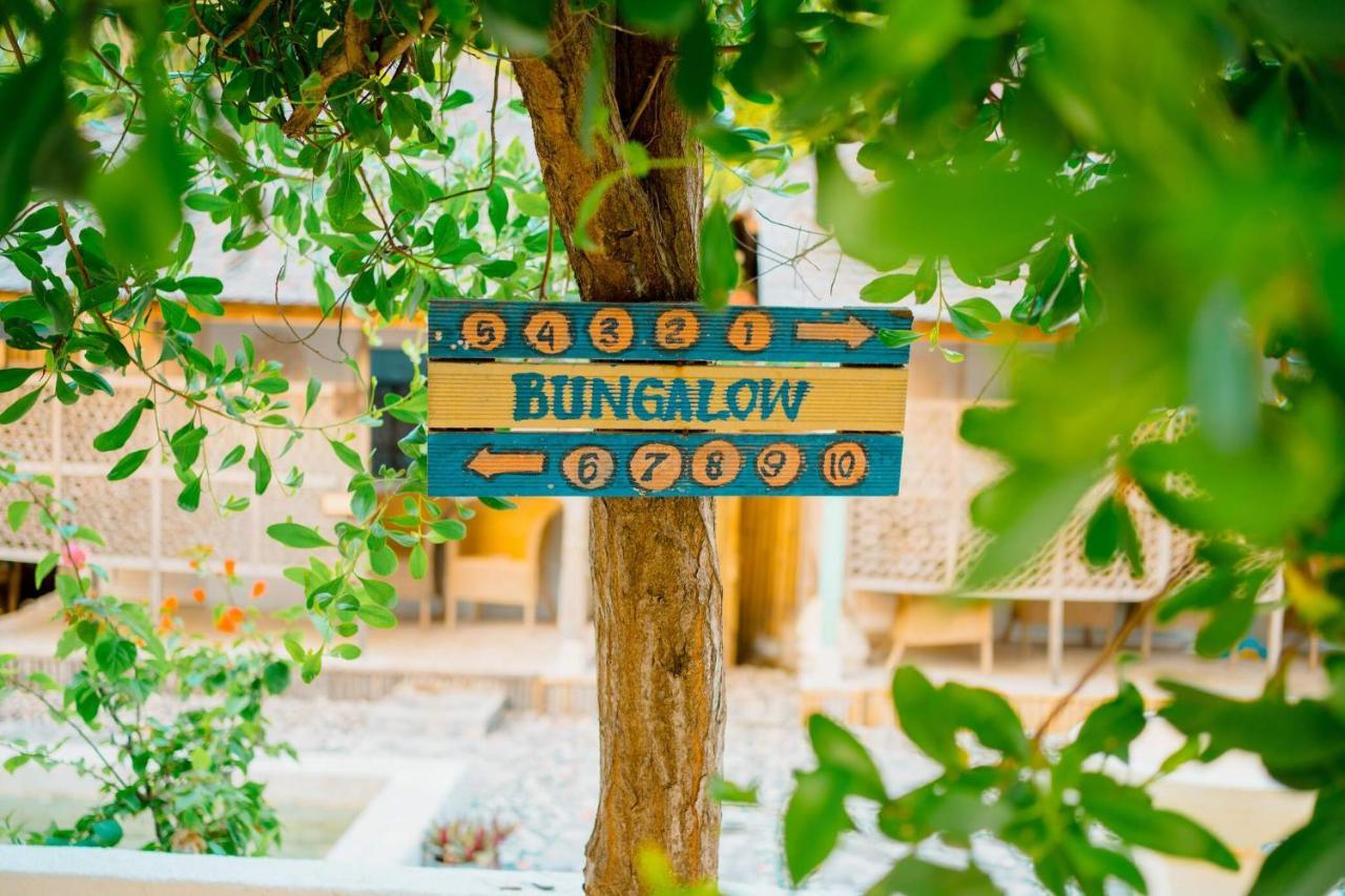 Bungalow Cafe Gili Beachfront Gili Meno Exterior foto