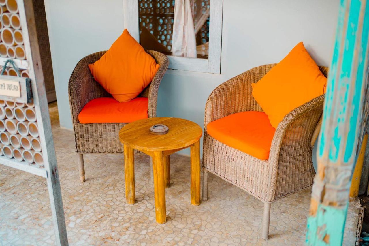 Bungalow Cafe Gili Beachfront Gili Meno Exterior foto
