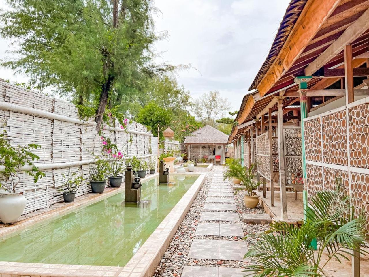 Bungalow Cafe Gili Beachfront Gili Meno Exterior foto